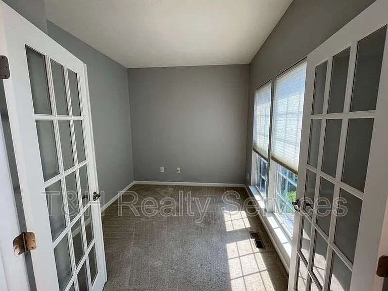 11423 Mears Dr — Photo 11