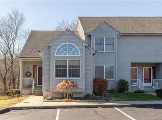 20 Church Ln APT 6, East Lyme, CT 06333