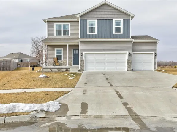 1200 12th St SE, Bondurant, IA 50035