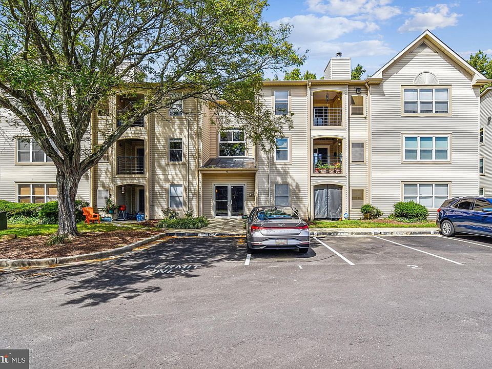 1st image of 40 Hearthstone Ct APT E