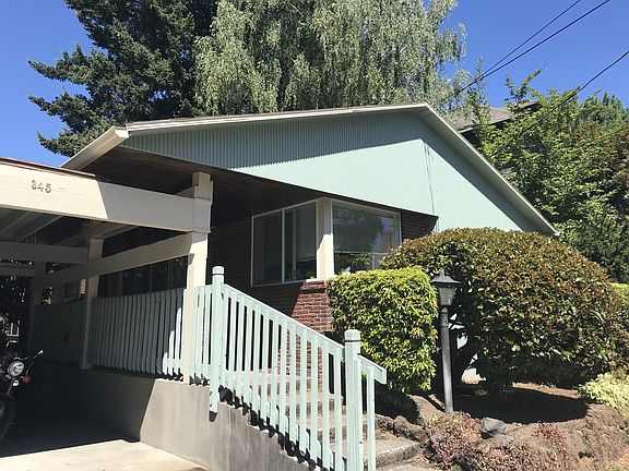 2nd image of 345 SE 31st Ave #345