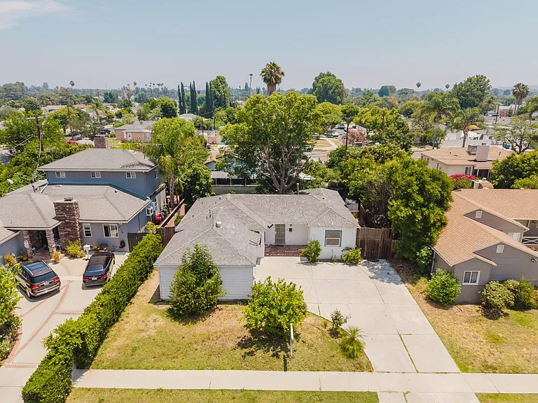6712 Belmar Ave — Photo 2