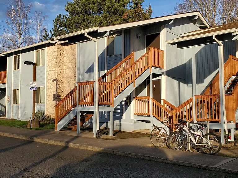 3650 SW 114th Ave — Photo 2