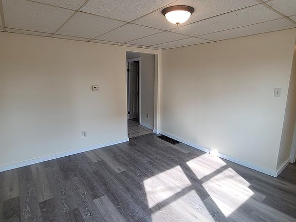 2nd image of 1927 Liberty St #1/2