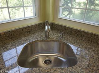 453 Foxridge Dr SW, Leesburg, VA