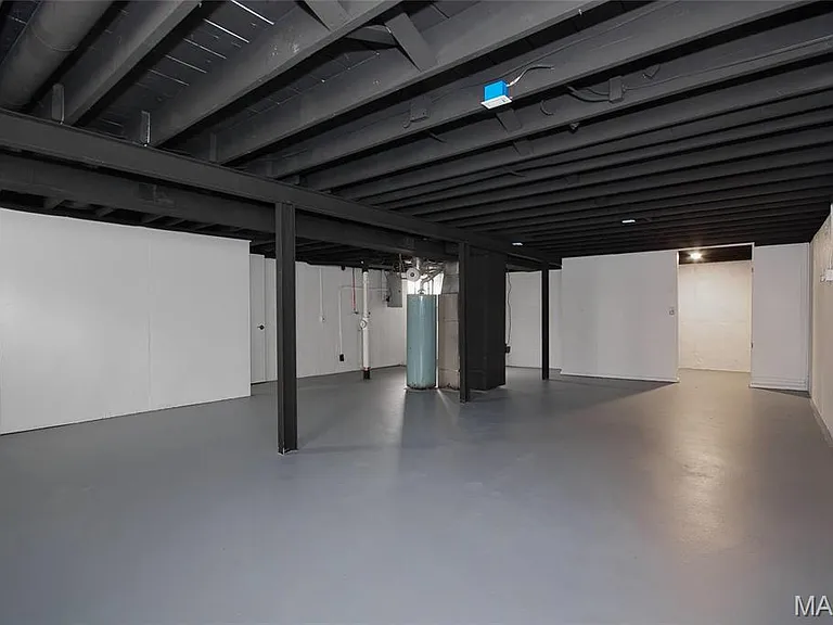 637 Karess Dr — Photo 13