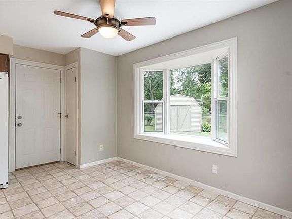 5th image of 2501 E Ashman St