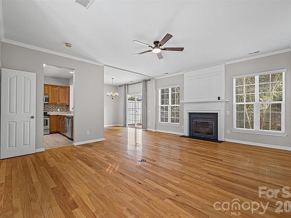 4th image of 9923 Fallon Trace Ave