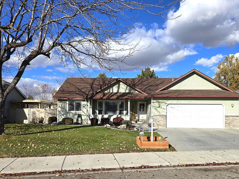 1st image of 1882 E Cougar Creek Dr