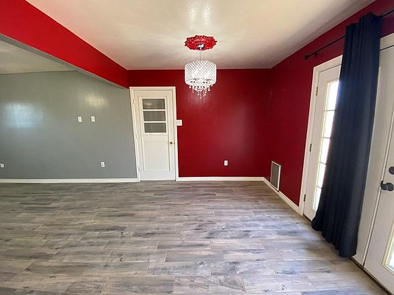 5th image of 1008 Idlewood Ln