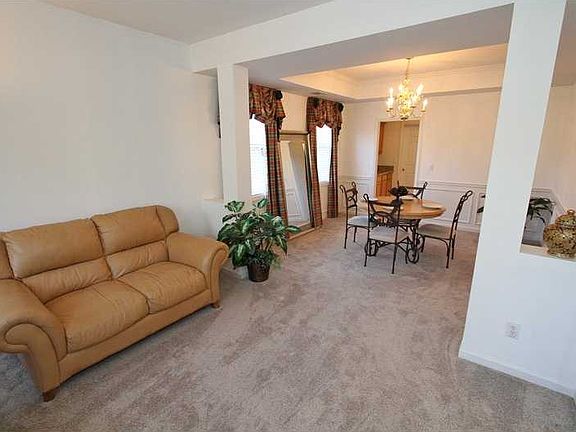 5th image of 375 Crafton Ct