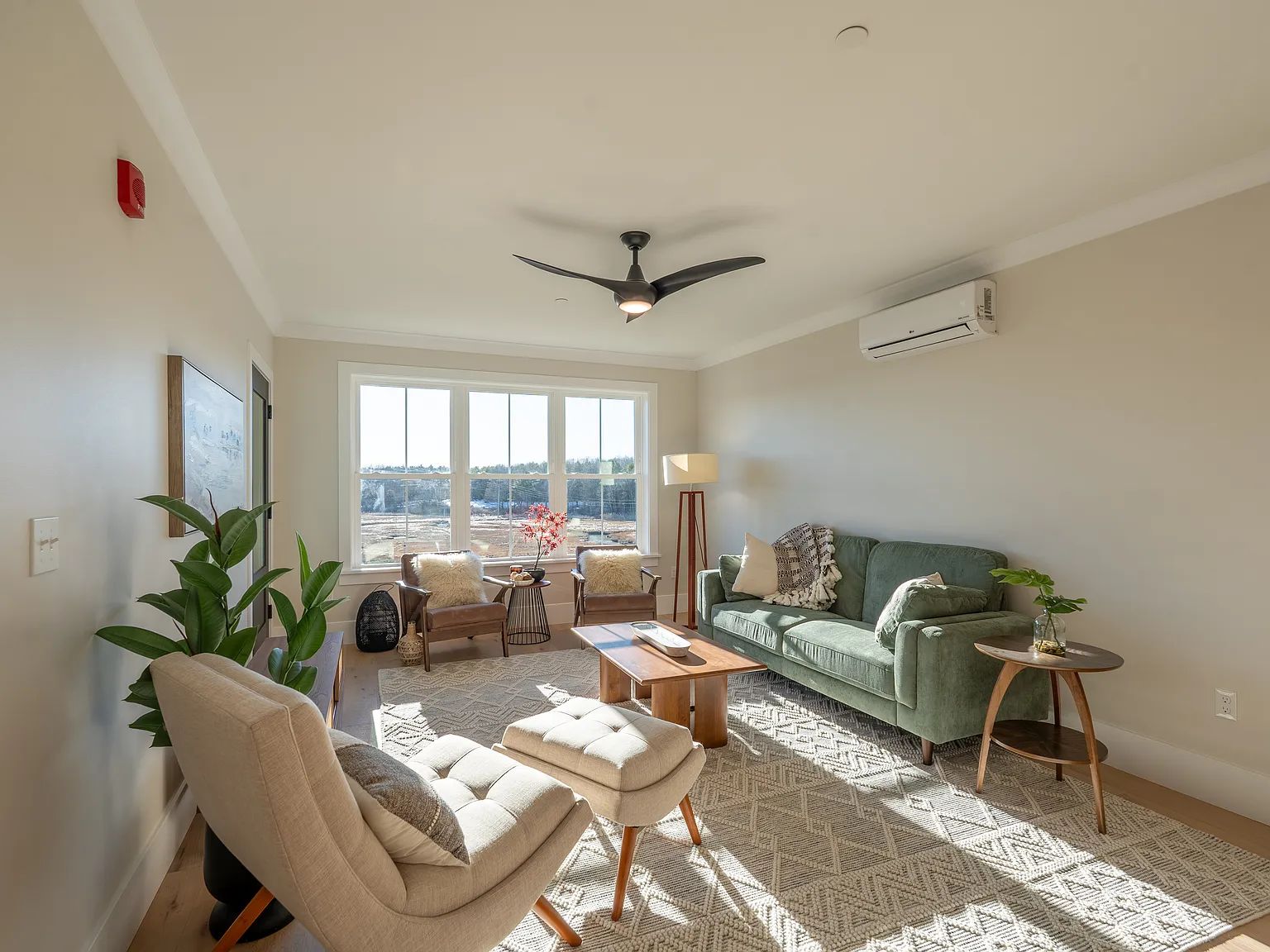 2 bed, 1015 sqft, $3,800 — Photo 3