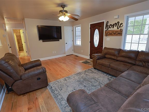 2nd image of 3471 Carolyn Ln