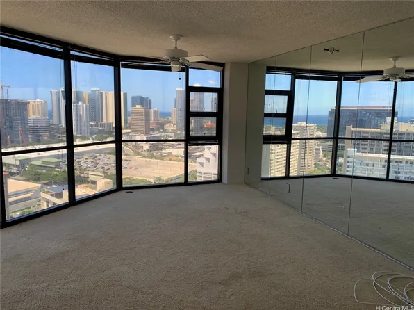 930 Kaheka St APT 2601, Honolulu, HI 96814