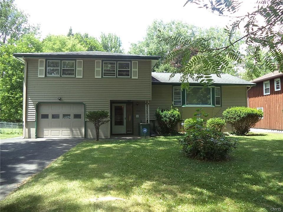 1st image of 226 Longmeadow Dr