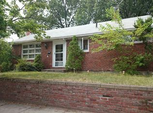 75 Brook Farm Rd, West Roxbury, MA 02132