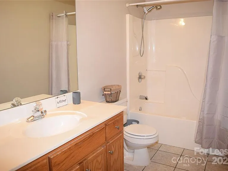 2240 15th Ave NE #102 — Photo 12