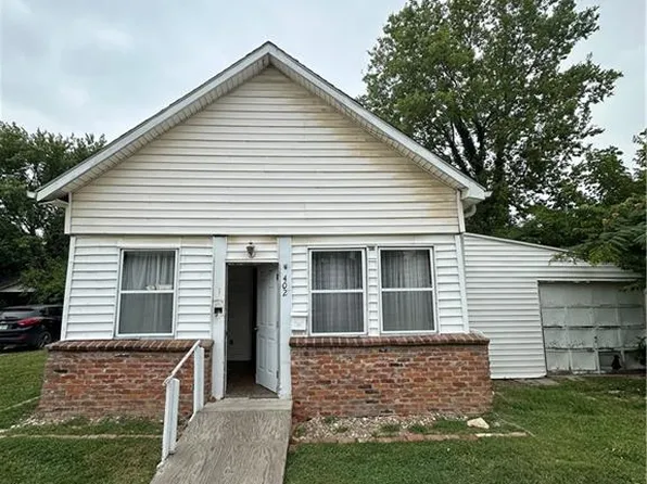 402 S Olive St, Holden, MO 64040