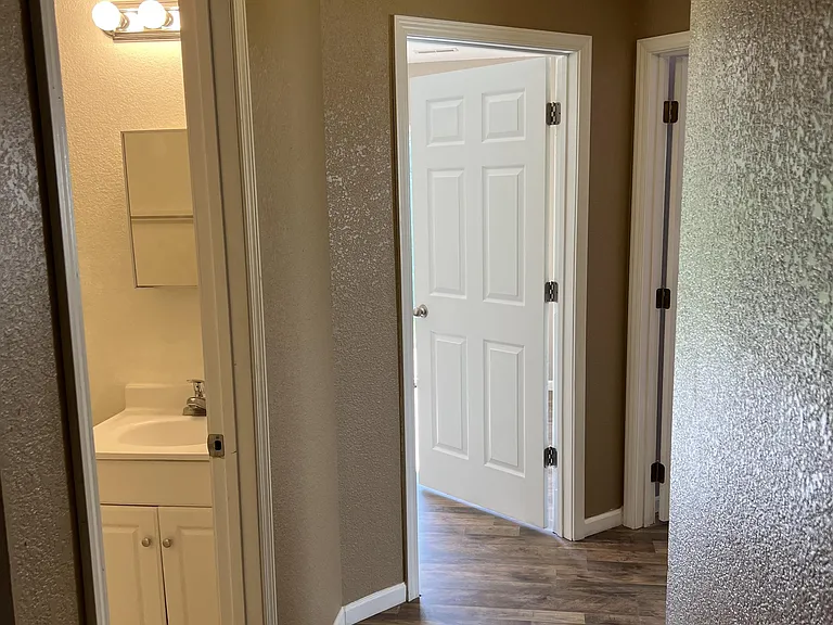 707 Elliott Ln — Photo 25