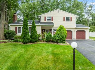 14 Bosko Dr, East Brunswick, NJ 08816