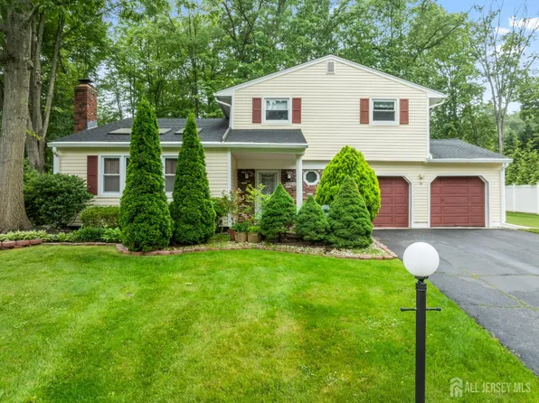 14 Bosko Dr, East Brunswick, NJ 08816