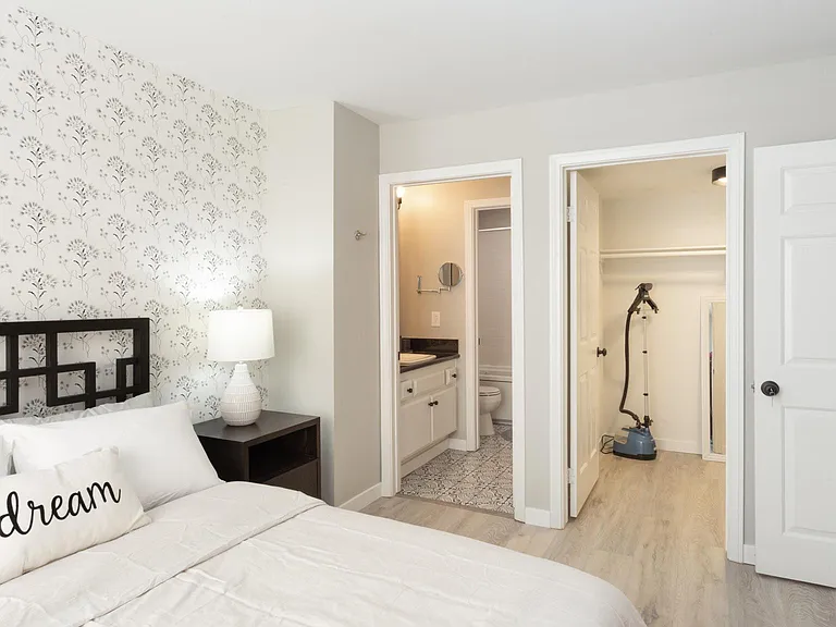 451 S Oakland Ave #10 — Photo 8