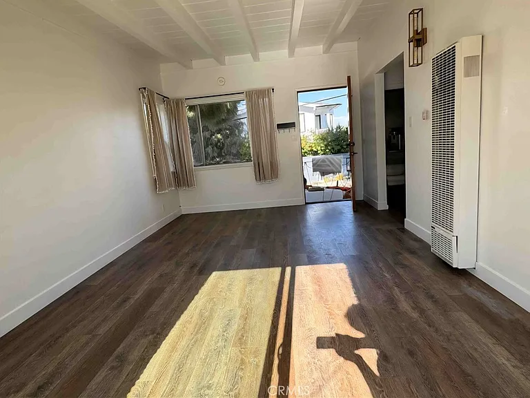 919 N Herrin St — Photo 20