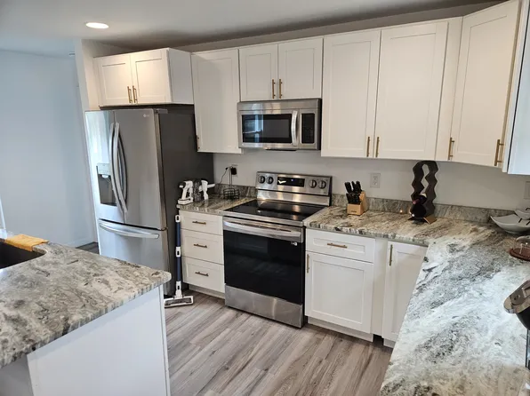 716 N Warfield Ave, Wildwood, FL 34785