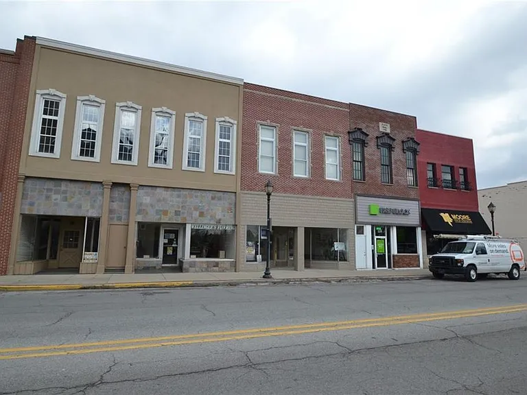 116 E Jefferson St #A — Photo 1