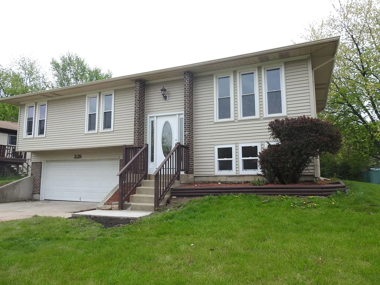 329 Lancelot Ct photo 1