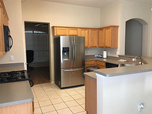 5th image of 5880 Vista Heights Ln