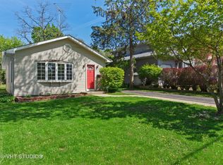 203 Lincoln Ave, Fox River Grove, IL 60021