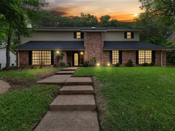 8206 Woodcreek Dr, Woodway, TX 76712