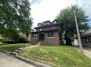110 S Grand Ave W, Springfield, IL 62704