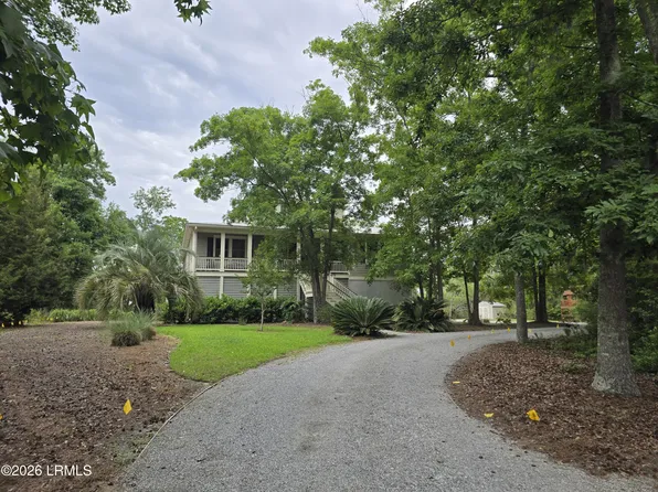 6 Turnstone Dr N, Beaufort, SC 29907