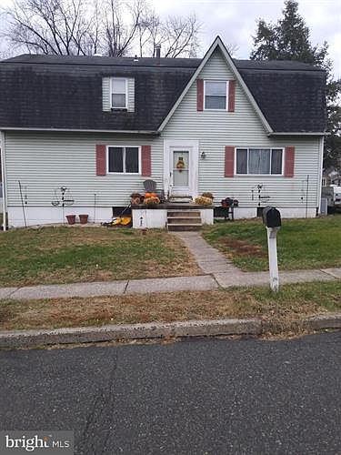 1st image of 1479 Village Way
