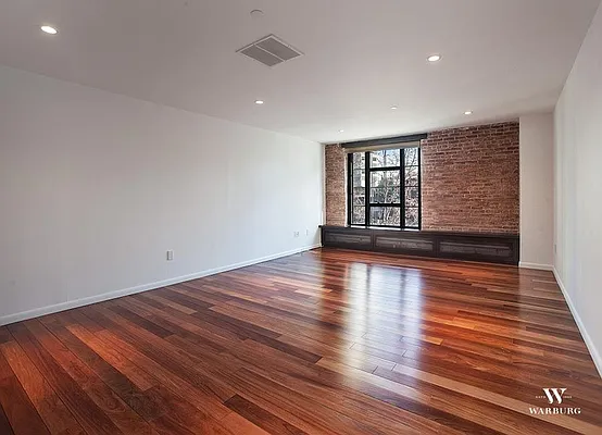 Rented by Warburg | media 31