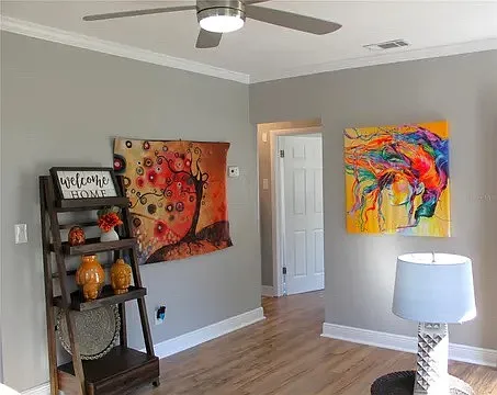 407 W Valencia St — Photo 2