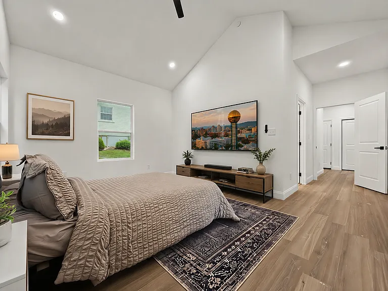 2218 Lincoln St SE — Photo 5