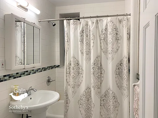 Rented by Daniel Gale Sotheby's International Realty | media 11