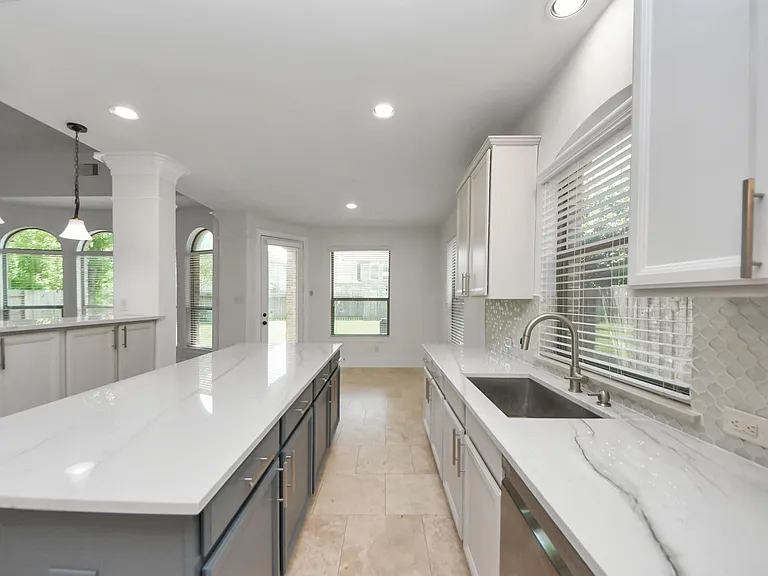 12430 Fossil Point Ln — Photo 6
