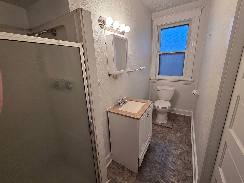 2nd image of 3959 Hazel Ave #3