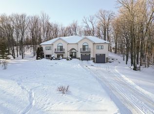 27 Collins Dr, South Frontenac, ON K0H 1X0