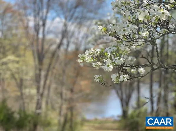 3 Langdon Dr, Dyke, VA 22935