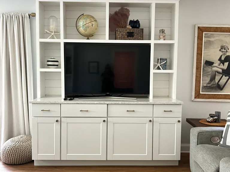 Built-In w/ Smart TV