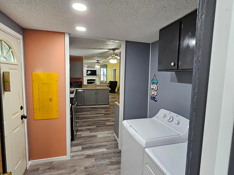 1256 Hawk Ave — Photo 21