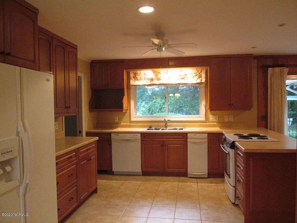2nd image of 107 Gemini Dr