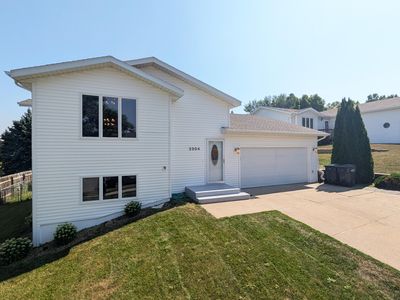 2204 10th Ave SE, Mandan, ND, 58554