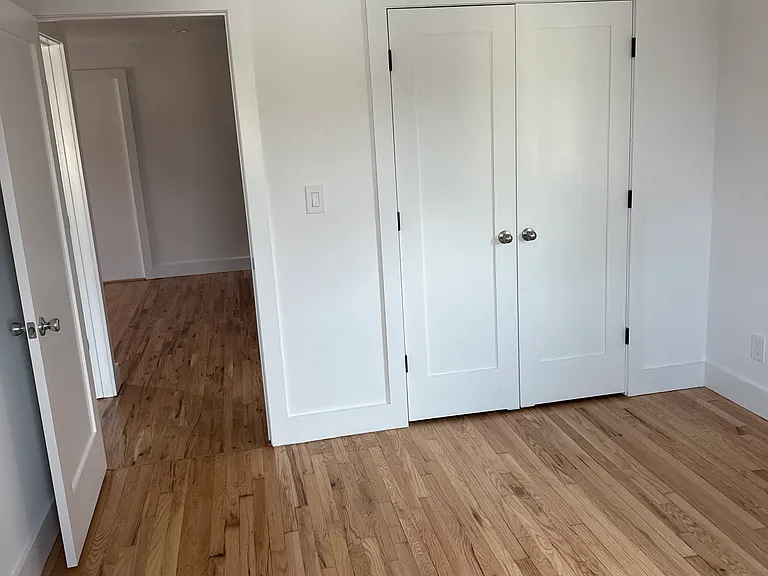 Sherwood Ave — Photo 5