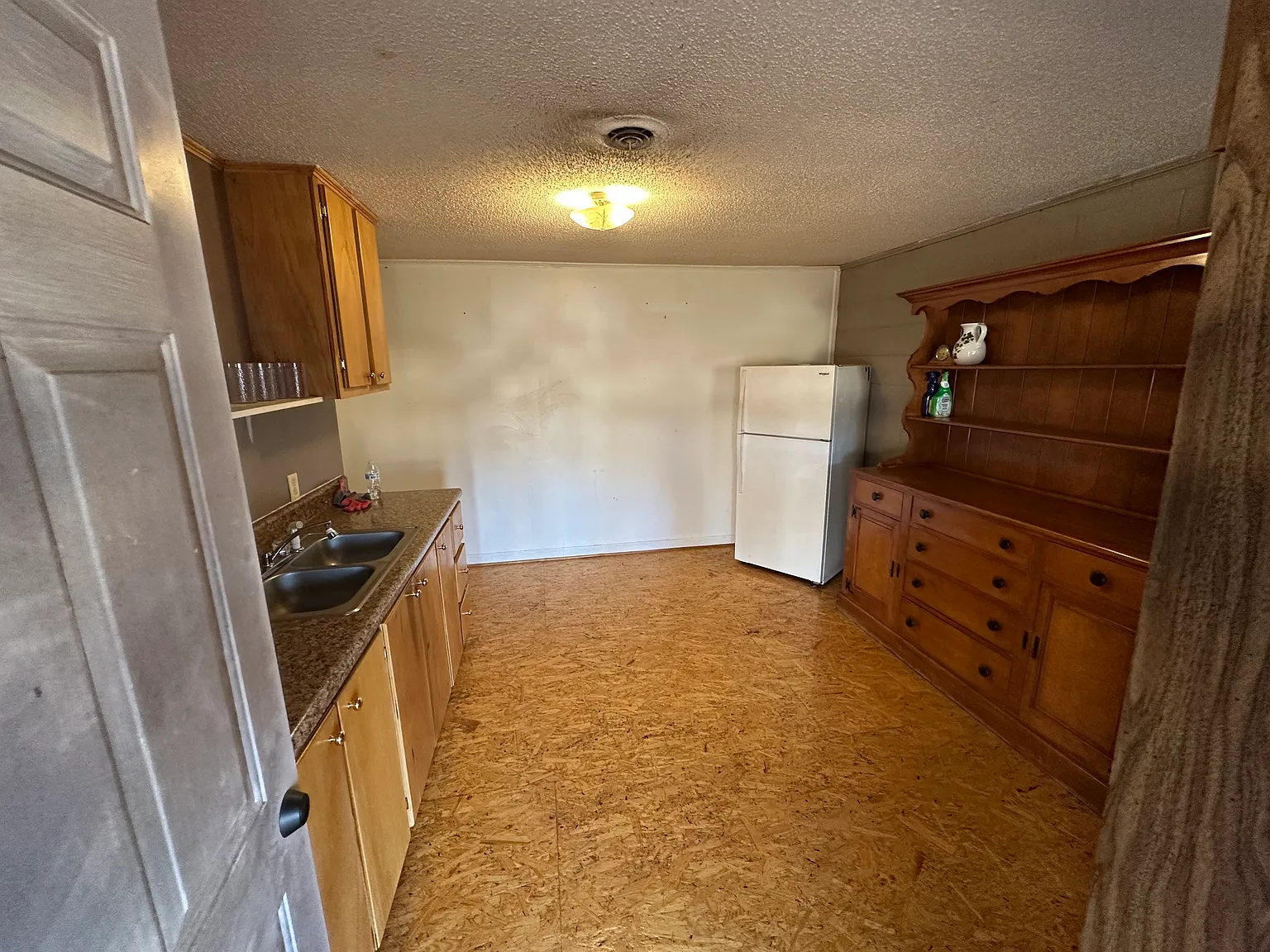 2 bed, $1,100 — Photo 4